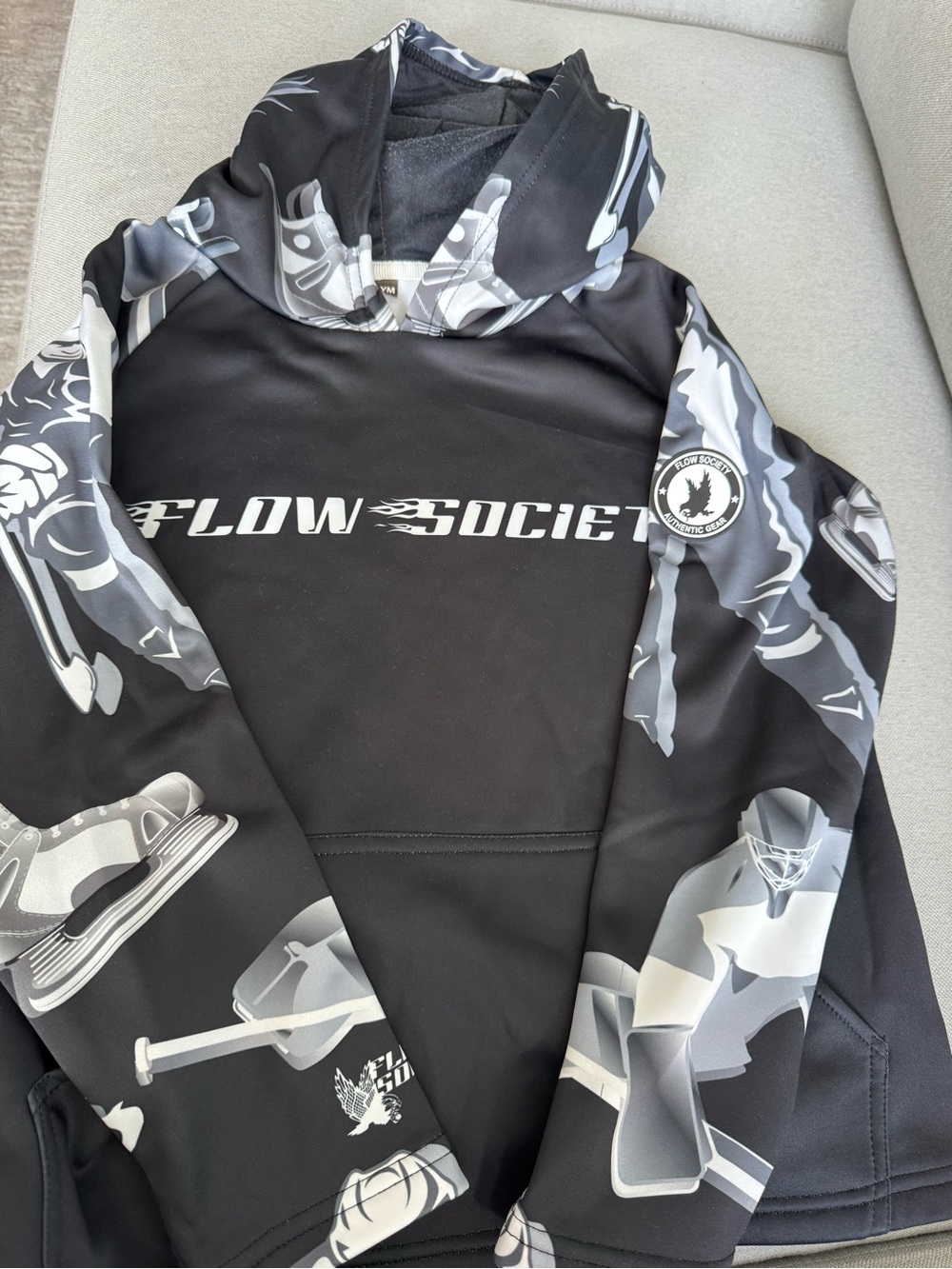 Flow Society Black & Gray Graphic Hoodie - size medium